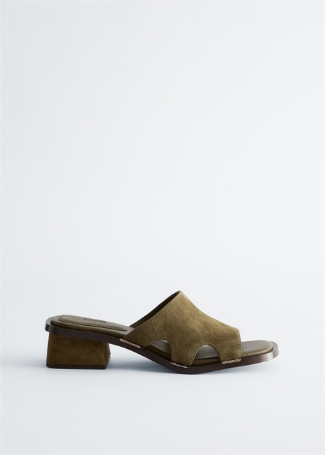 Кожаные сандалии на блочном каблуке артикул 1325311001