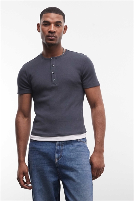 Двухслойная футболка с короткими рукавами в стиле Хенли артикул 155863241