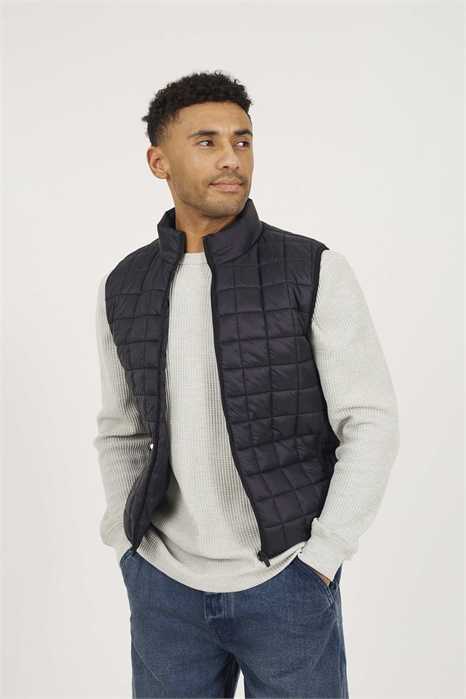 Легкий утепленный жилет с стеганым узором артикул 155786506