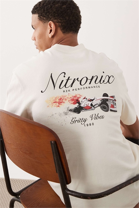 Футболка с круглым вырезом и принтом в виде автомобиля на спине артикул 155393844