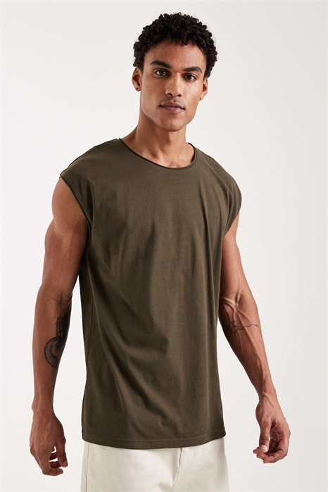 Жилет-майка с объемным резервуаром артикул 152194171