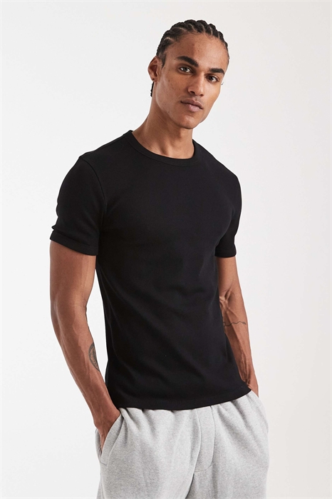 Фигурально облегающая ребристая футболка артикул 155219231