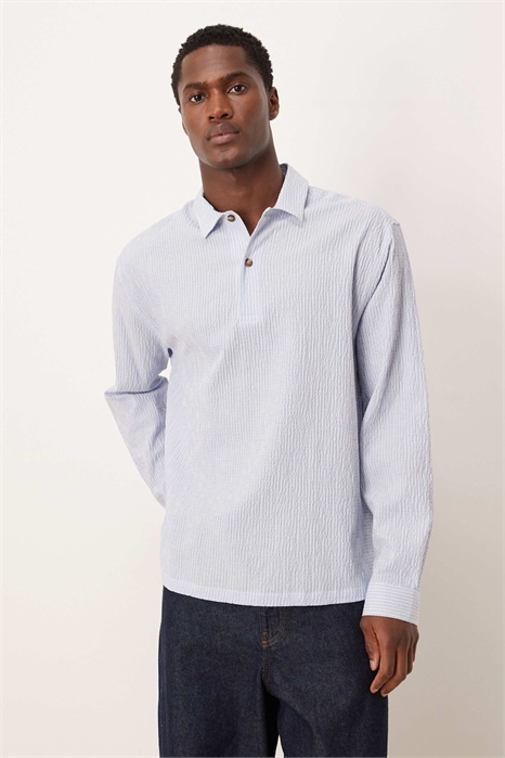 Рубашка свободного кроя из ткани «сирсакер» артикул 151186190