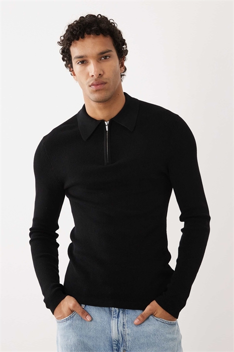 Трикотажная рубашка-поло с длинным рукавом и полузастежкой-молнией из ткани Muscle Fit артикул 149426834