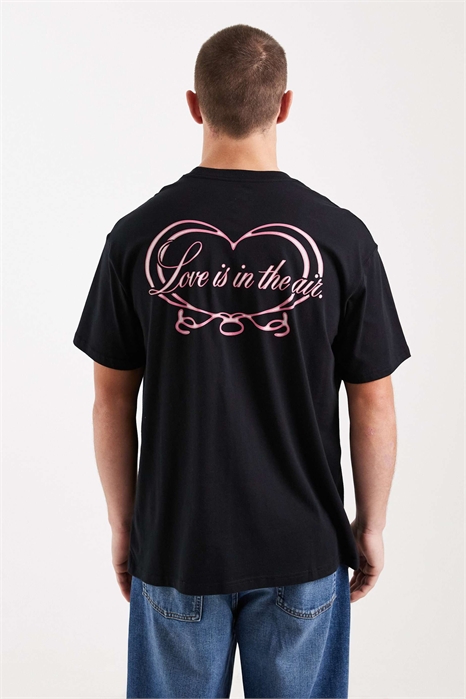 Футболка с принтом в виде сердца на спине артикул 149960002