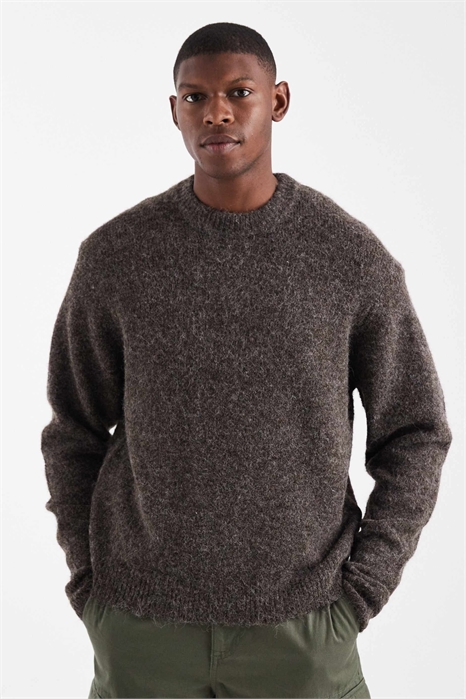 Трикотажный свитер прямого кроя с круглым вырезом артикул 151871160