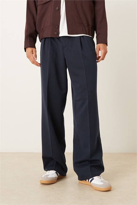 Стильные брюки с широкими брючинами, эластичным поясом и обратной складкой артикул 148066480