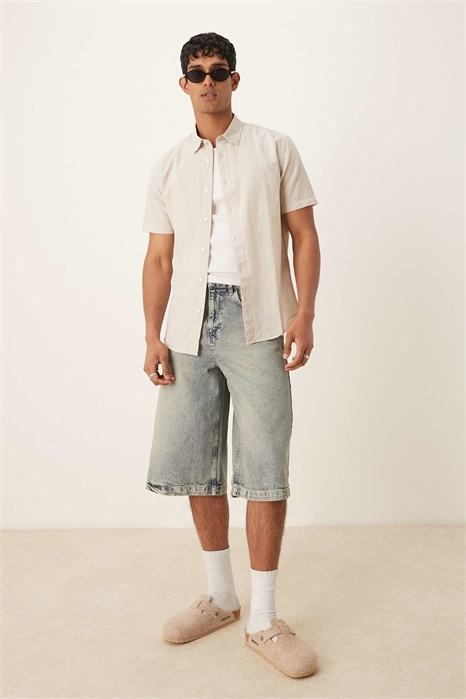 Рубашка с короткими рукавами из смешанного льна артикул 137995891