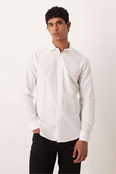 Приталенная рубашка из льна артикул 152195064