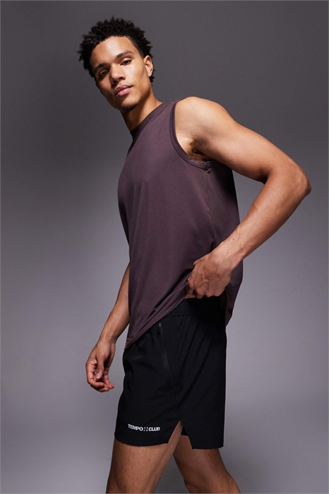 3-дюймовые быстросохнущие шорты для бега с разрезом, карманами на молнии и светоотражающим рисунком артикул 151097040