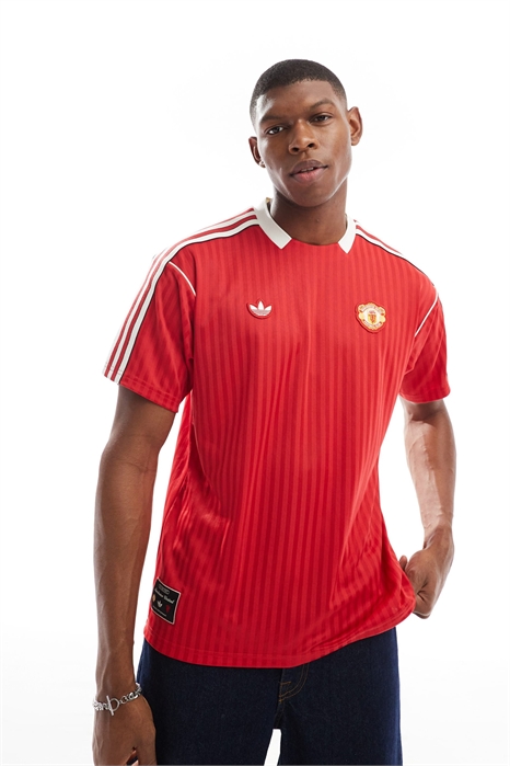 Футболка Adidas Football Manchester United Icons красного цвета артикул 138324694
