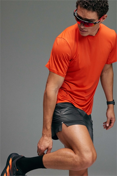 Высококачественная быстросохнущая футболка для бега с проклеенными швами и сетчатой вставкой артикул 151965105