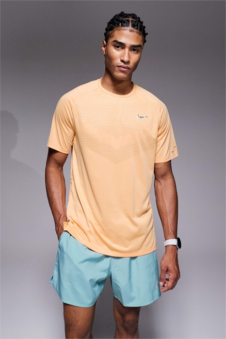 Футболка Stride Dri-FIT артикул 147141041