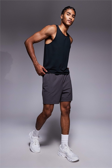 Йога Soft Touch 5-дюймовые тренировочные шорты с карманами на молнии, гранитно-серые артикул 149293837