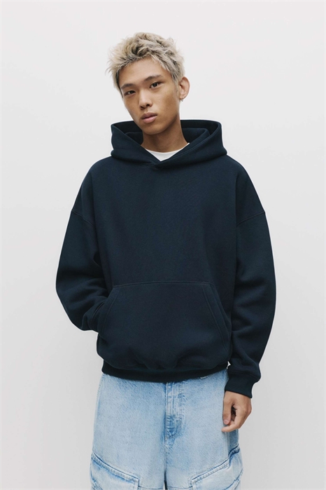 Свитшот прямого кроя с капюшоном артикул 151965572