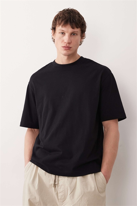 Футболка из плотной ткани артикул 150597508