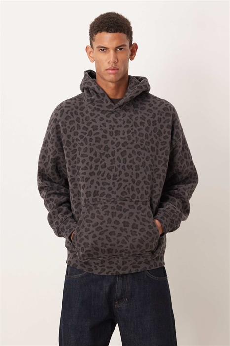 Худи с капюшоном и незаменимым передним карманом артикул 149632914