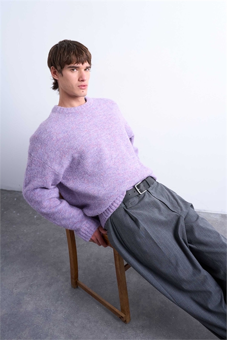 Свитер с круглым вырезом из рыхлого трикотажа артикул 147898870