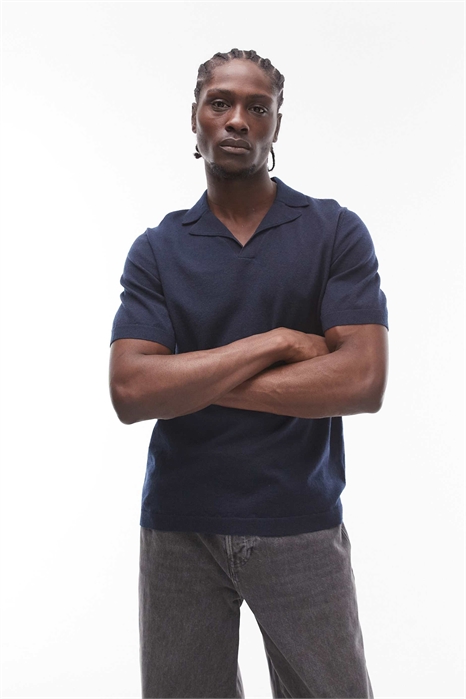 Рубашка с короткими рукавами, вязаная, с открытым воротником артикул 139677133