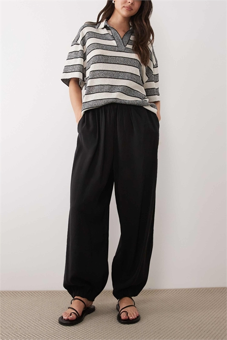 Брюки-балоны в модном стиле артикул 155694809