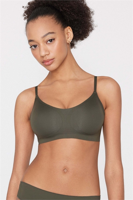 Бюстгальтер с треугольными чашками, выполненный в технике лазерной резки, с эффектом естественного лифтинга артикул 156299212