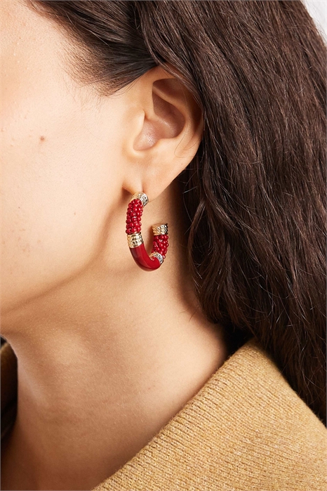 Серьги-кольца с эмалевыми бусинами артикул 153723860