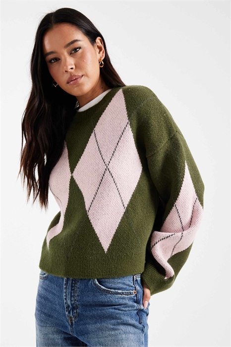 Пушистый вязаный свитер с аргайловым узором цвета хаки артикул 153147213