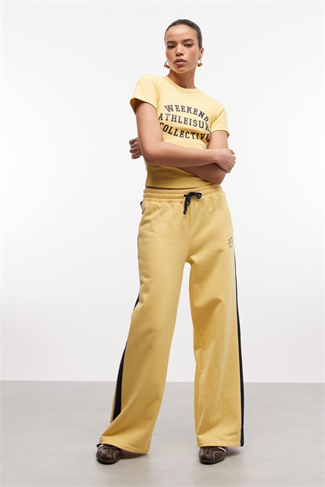 Джоггеры Weekend Collective с широкими брючинами и контрастной полоской co-ord артикул 153687213