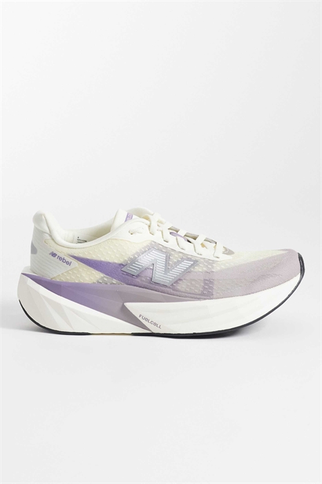 Женские кроссовки для бега Fuelcell Rebel v5 артикул 150234641