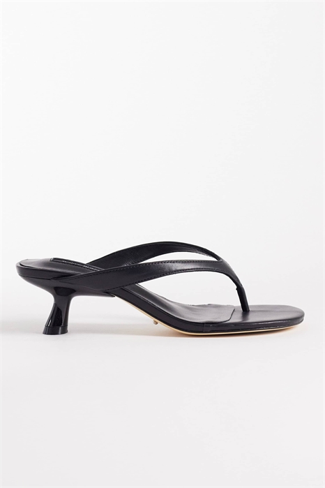 Босоножки Krista на низком каблуке с ремешком между пальцами артикул 153788784