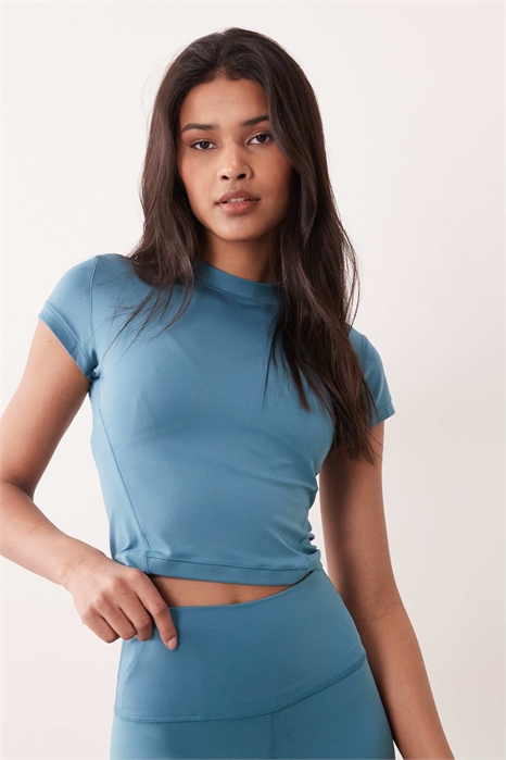 Примечание: определение облегающей футболки артикул 155658678