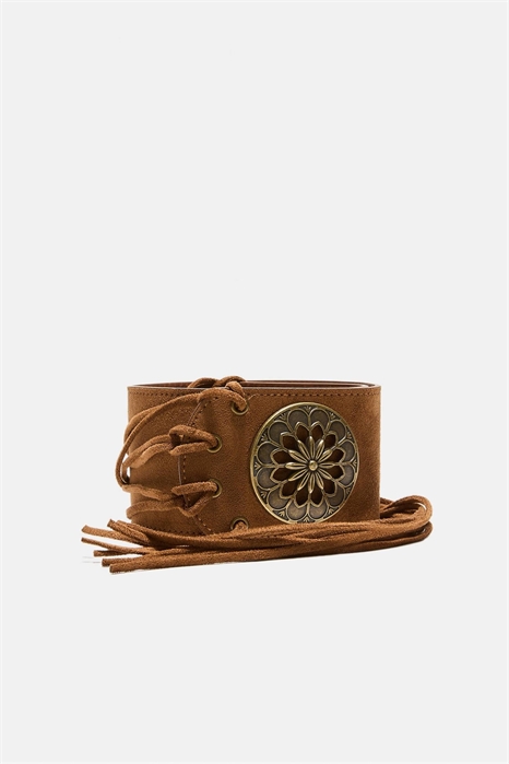 Широкий пояс с розеткой и бахромой артикул 156090677