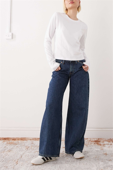 Джинсы с широкими брючинами артикул 154322639