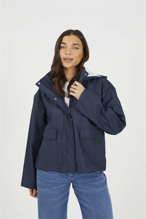 Короткий прорезиненный плащ с капюшоном артикул 156387330