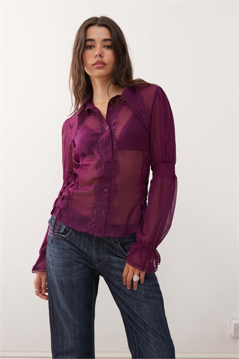 Прозрачная блузка с кружевом и объемным воротником артикул 149282944