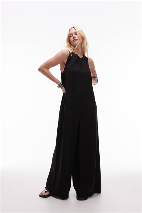 Чак в прямого кроя комбинезоне артикул 147471645