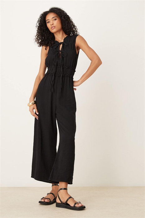 Комбинезон с двойной драпировкой на груди артикул 148040440