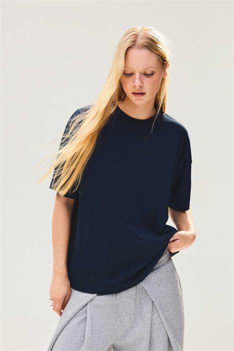 Футболка свободного кроя с короткими рукавами артикул 156387888