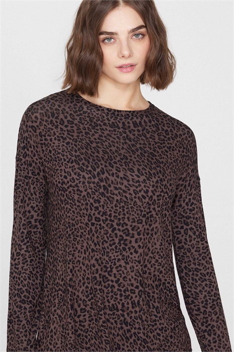 Оверсайз-топ из вискозы с длинными рукавами артикул 156299230