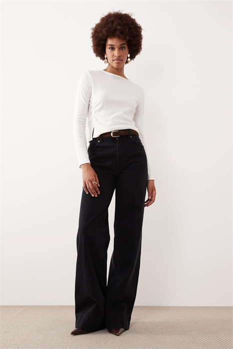 ASOS DESIGN Джинсы для высоких с широкими брючинами, заутюженной складкой спереди и ремнем артикул 152595084