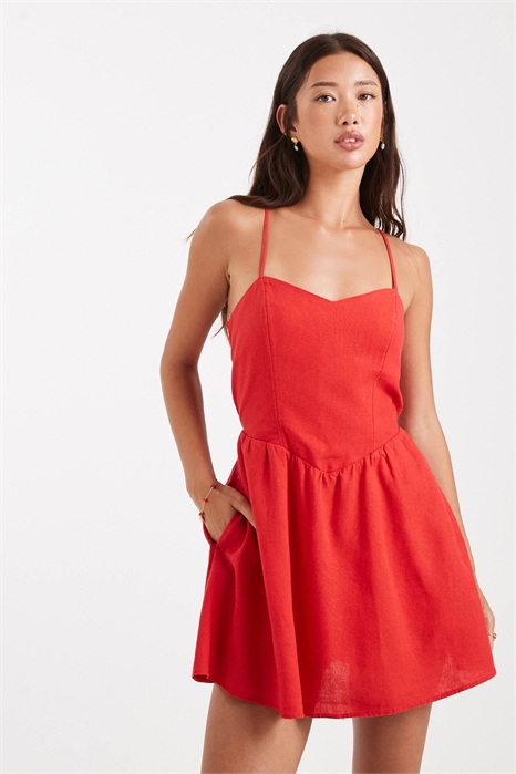 Мини-платье с бретелями-спагетти и заниженной талией из ткани с высоким содержанием льна артикул 149784906
