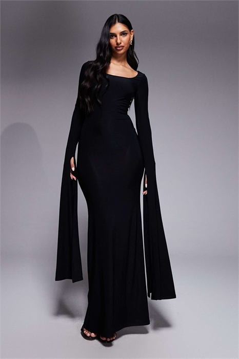 Макси-платье с вырезом «лодочка», длинными рукавами с эффектной драпировкой и длиной до пола, черного цвета артикул 155092537