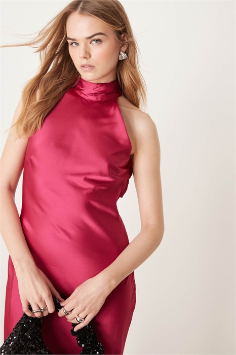 Сейшельское платье средней длины с атласными вставками на спине артикул 141673757