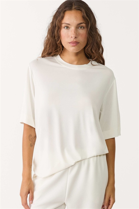 Мягкая на ощупь футболка свободного кроя артикул 148628130