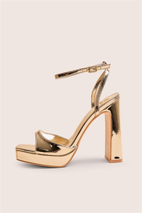 Туфли на платформе с открытым носком и едва заметной платформой артикул 149017781