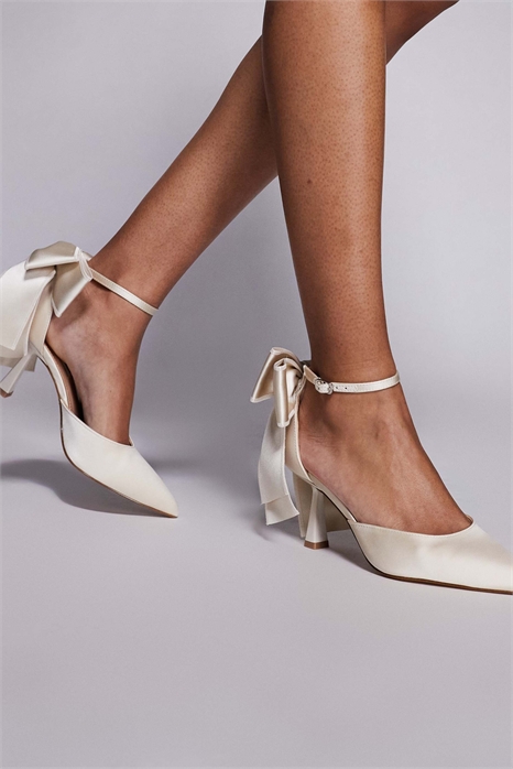 Туфли на каблуке с закрытым носком и бантиком Fiorela артикул 149514419