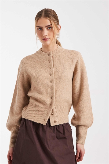 Компактный кардиган с пушистой текстурой и рукавами с четкой формой артикул 149994848