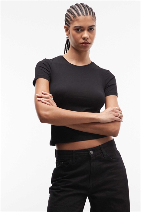 Футболка приталенного кроя артикул 133565365