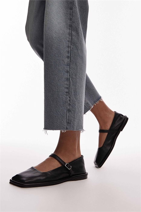 Кожаные балетки Betty с квадратным носком, черного цвета артикул 134954157