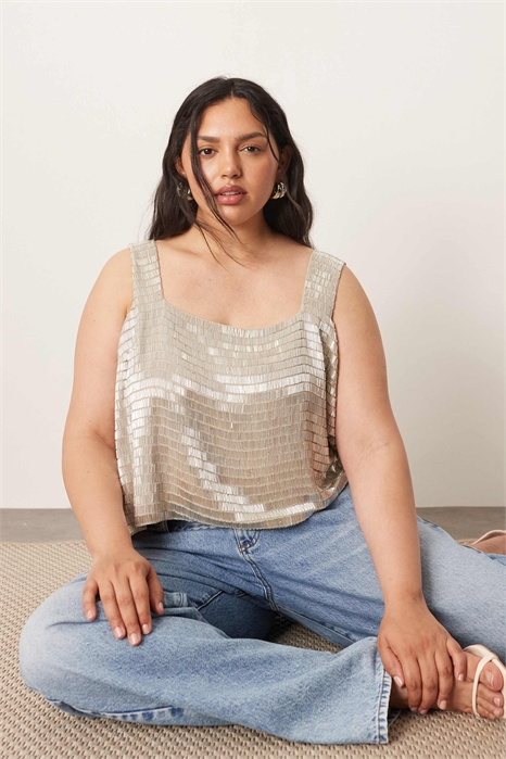 Кроп-топ прямого кроя с квадратным вырезом, украшенный вышивкой из бисера артикул 147695901